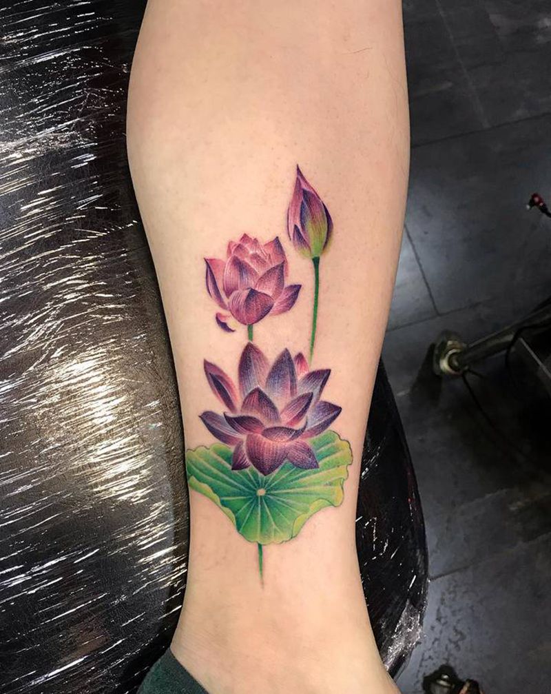 荷花（修改原纹身）纹身图片_腿部新传统水彩纹身图案