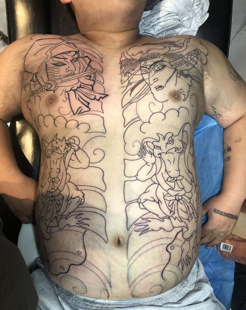 开衫纹身图片_背部老传统纹身图案