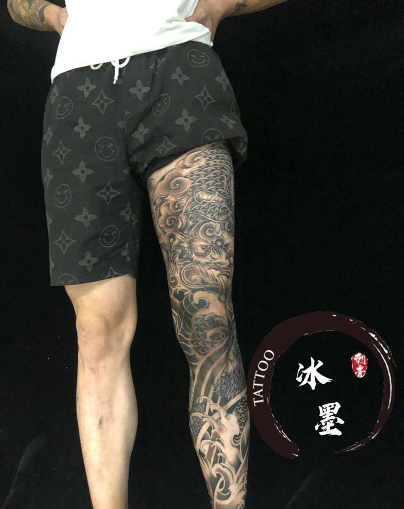 盘龙腿纹身图片_腿部新传统纹身图案