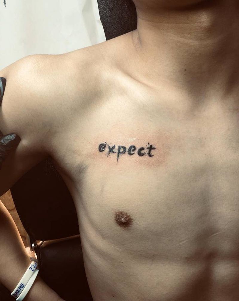 小字母纹身纹身图片_胸部纹身图案