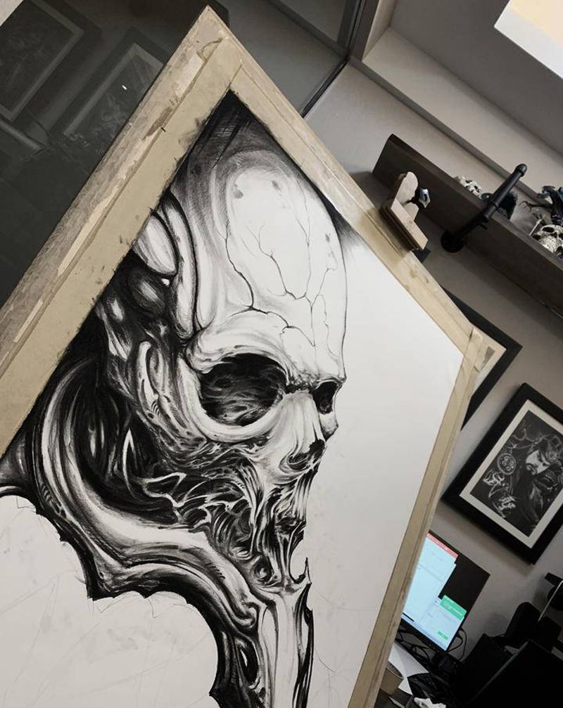 暗纹身图片_背部欧美写实纹身图案