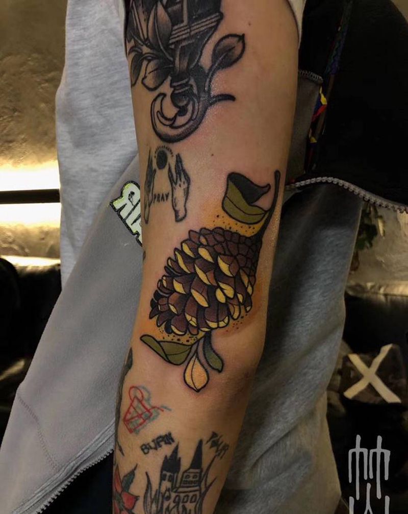 榛子纹身图片_手臂Old SchoolNew School纹身图案