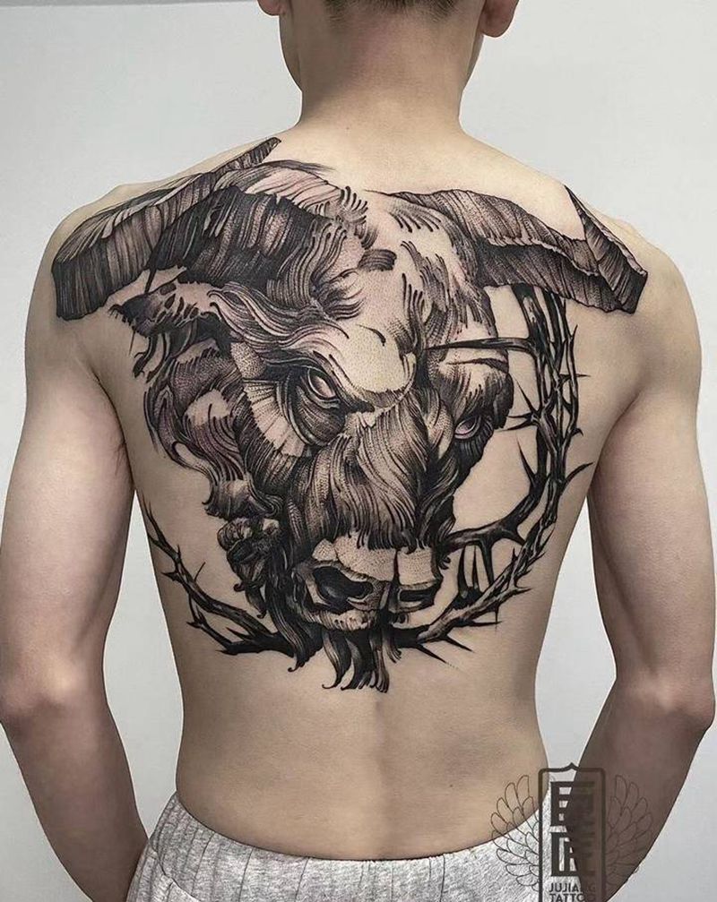 “牛”转乾坤纹身图片_背部New School牛纹身图案