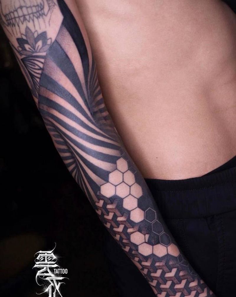 几何纹身图片_手臂点刺几何纹身图案