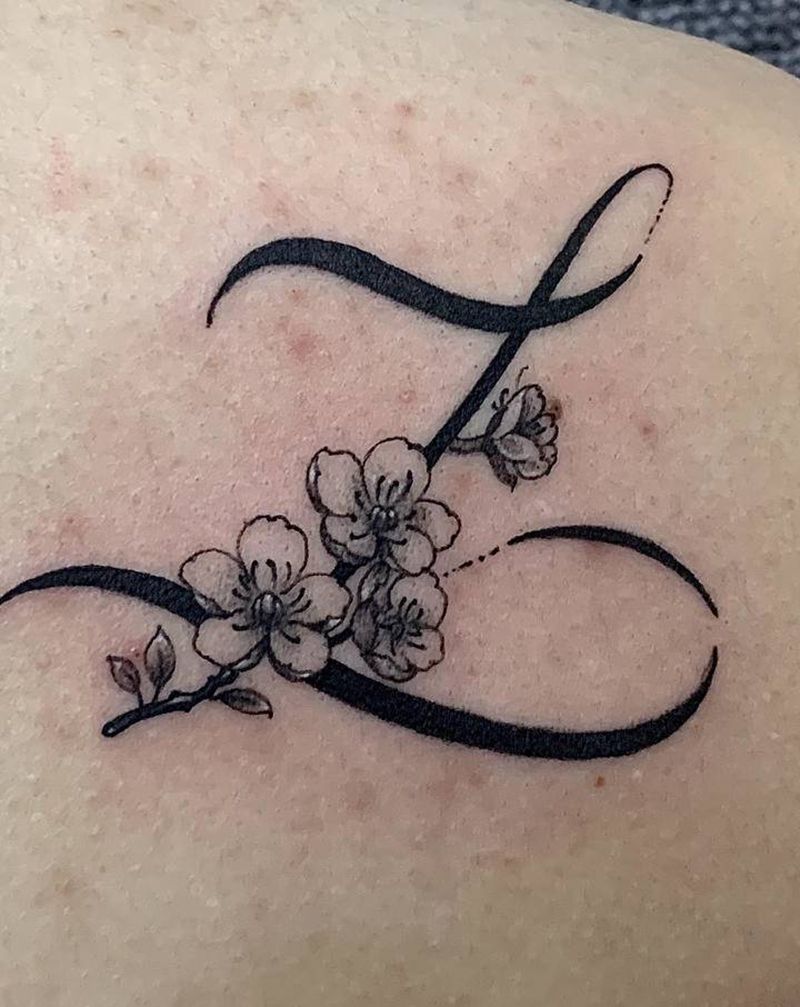 精品小清新纹身图片_背部纹身图案