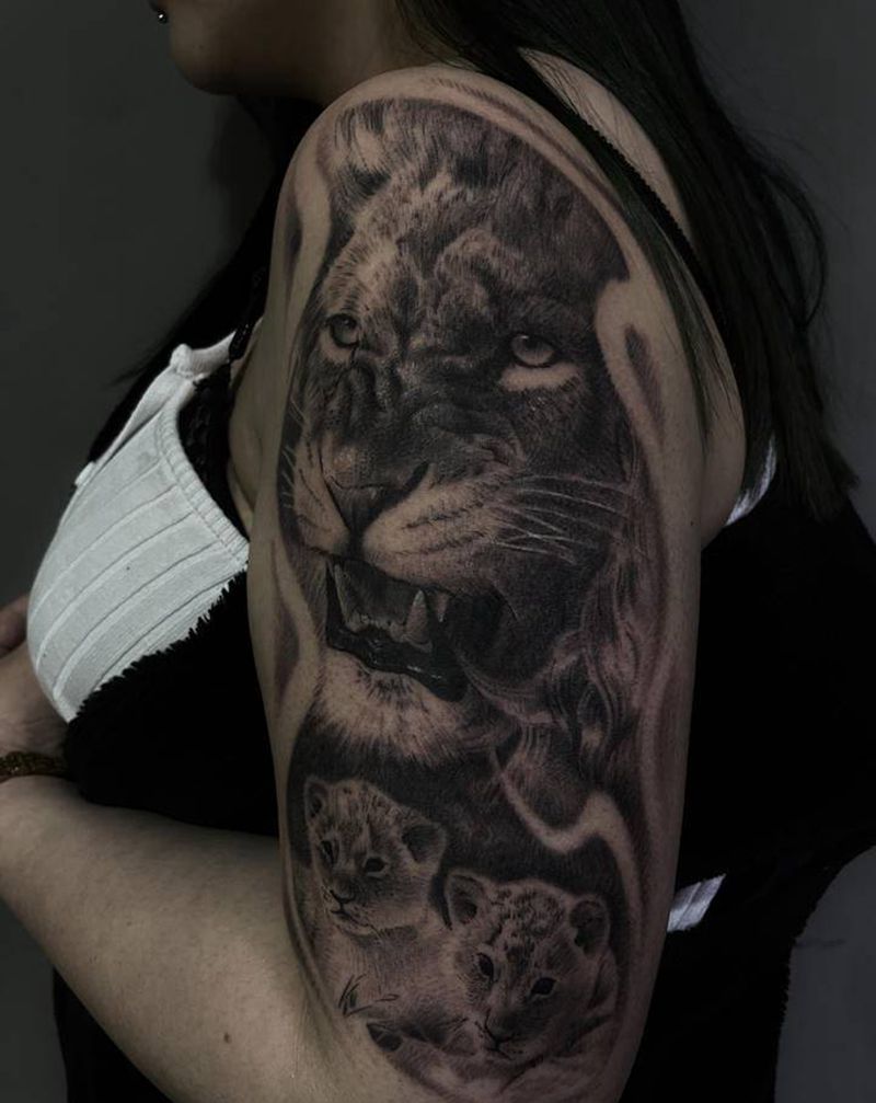 写实狮子纹身图片_手臂欧美写实狮子老虎欧美写实纹身图案