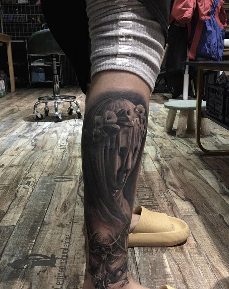 小腿写实纹身图片_腿部纹身图案