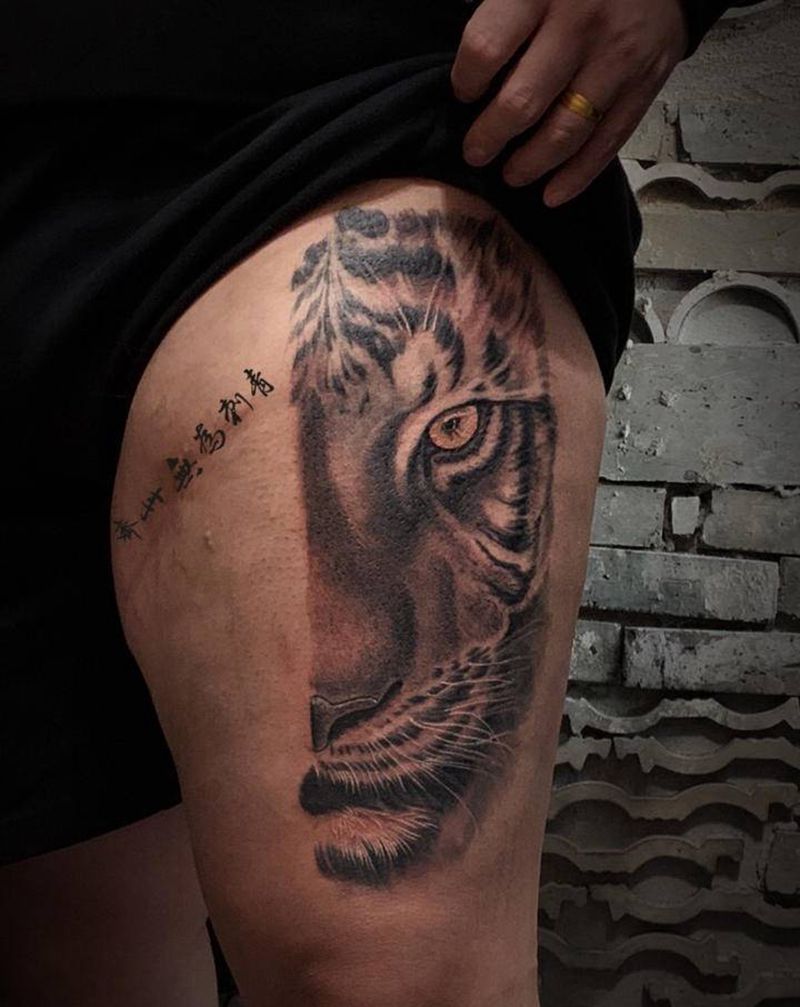 大脑斧纹身图片_腿部欧美写实老虎写实纹身图案