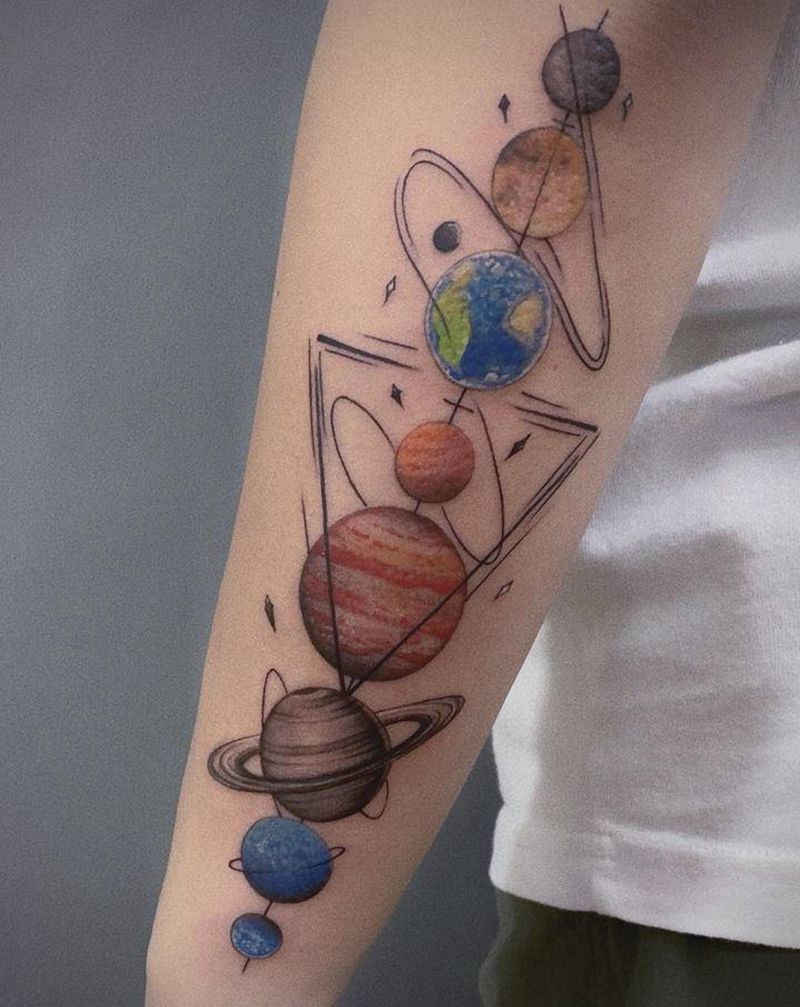 星球纹身图片_手臂几何水彩纹身图案