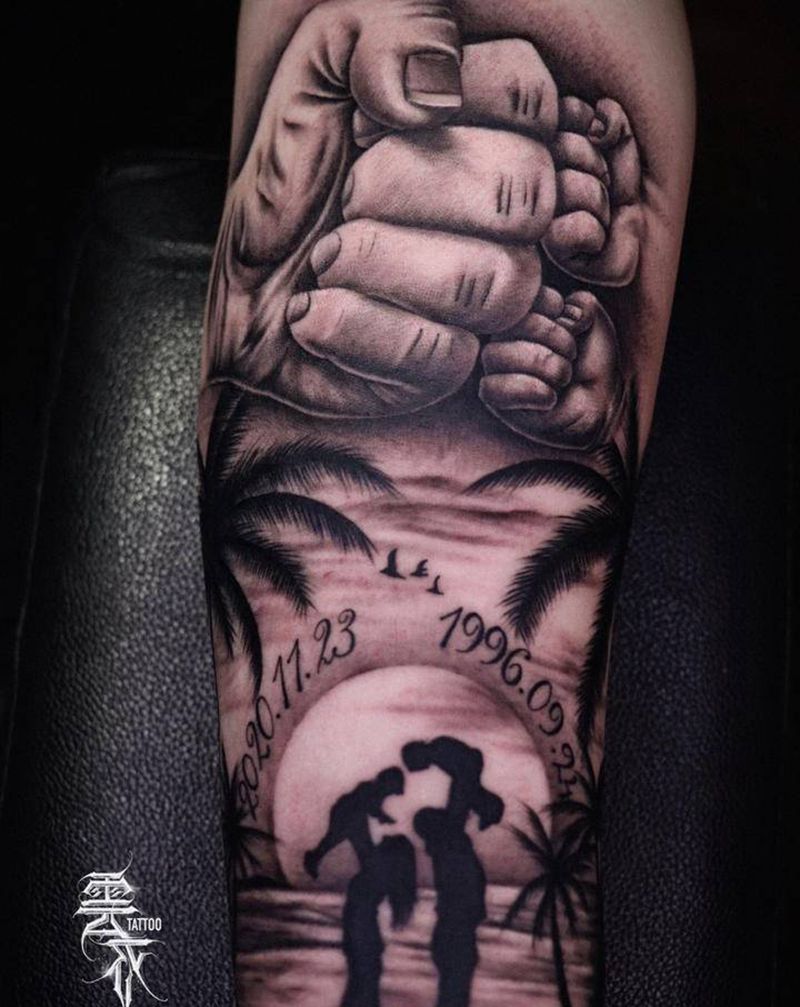 有爱的父亲与双胞胎宝宝纹身图片_手臂欧美写实纹身图案