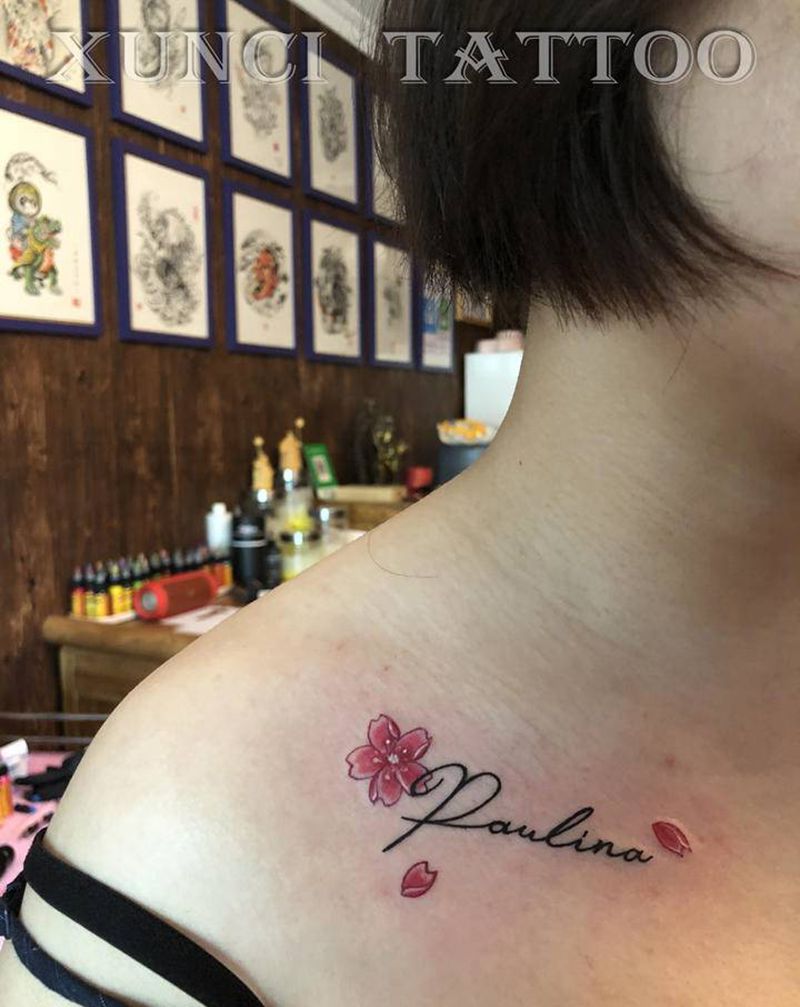 字母纹身图片_肩部胸部花体字花字母纹身图案