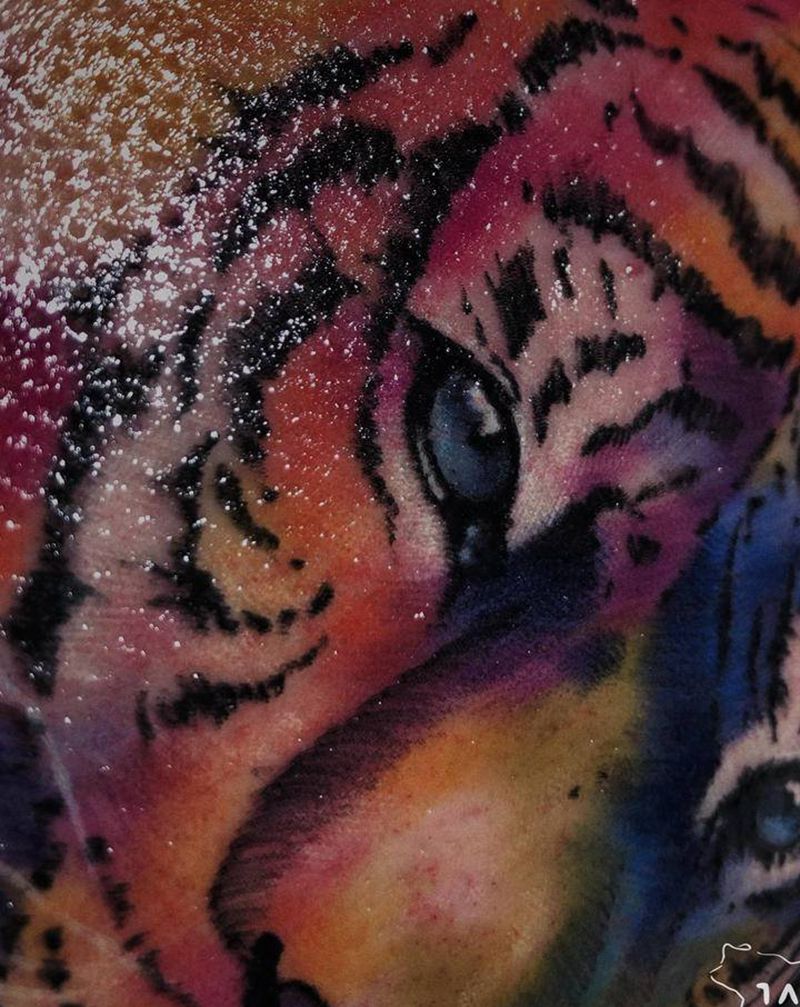 大老虎纹身图片_胸部水彩纹身图案