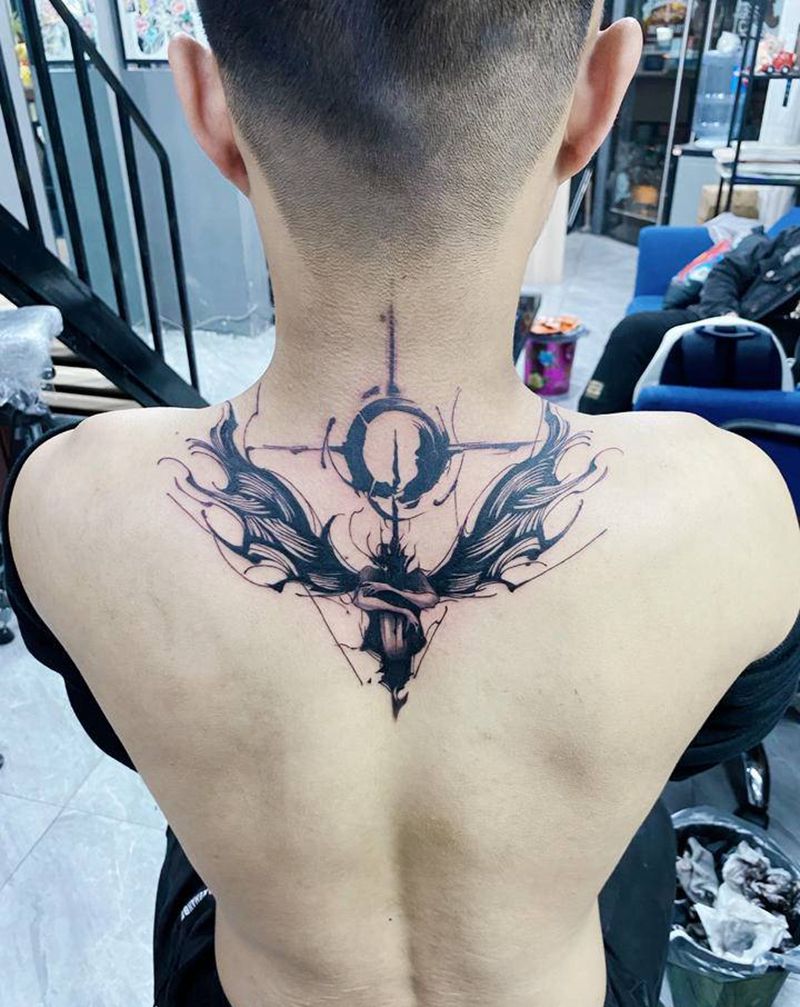 暗黑天使纹身图片_颈部天使纹身图案