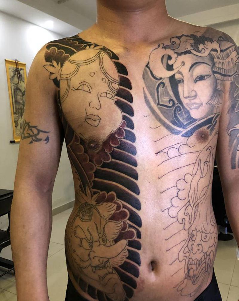 没擦，先这样吧纹身图片_胸部腹部老传统纹身图案