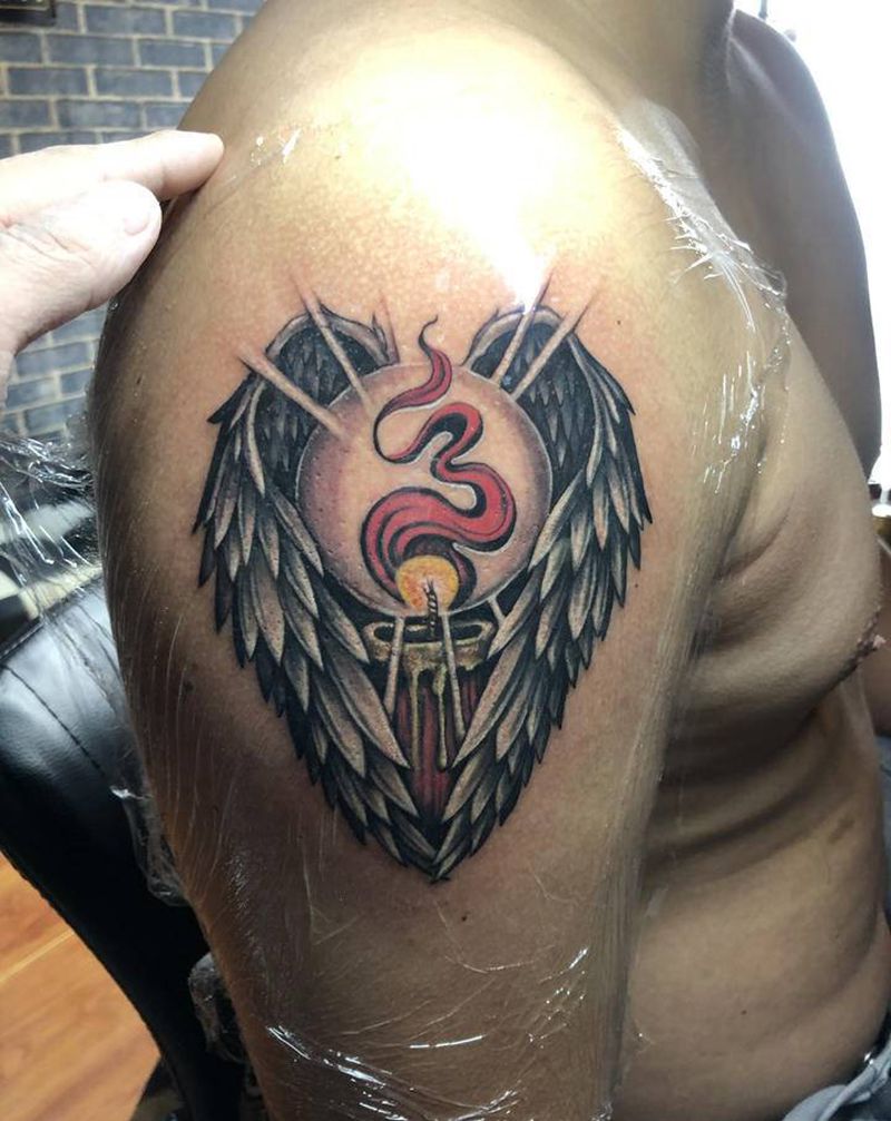 珠光翅膀纹身图片_肩部水彩纹身图案