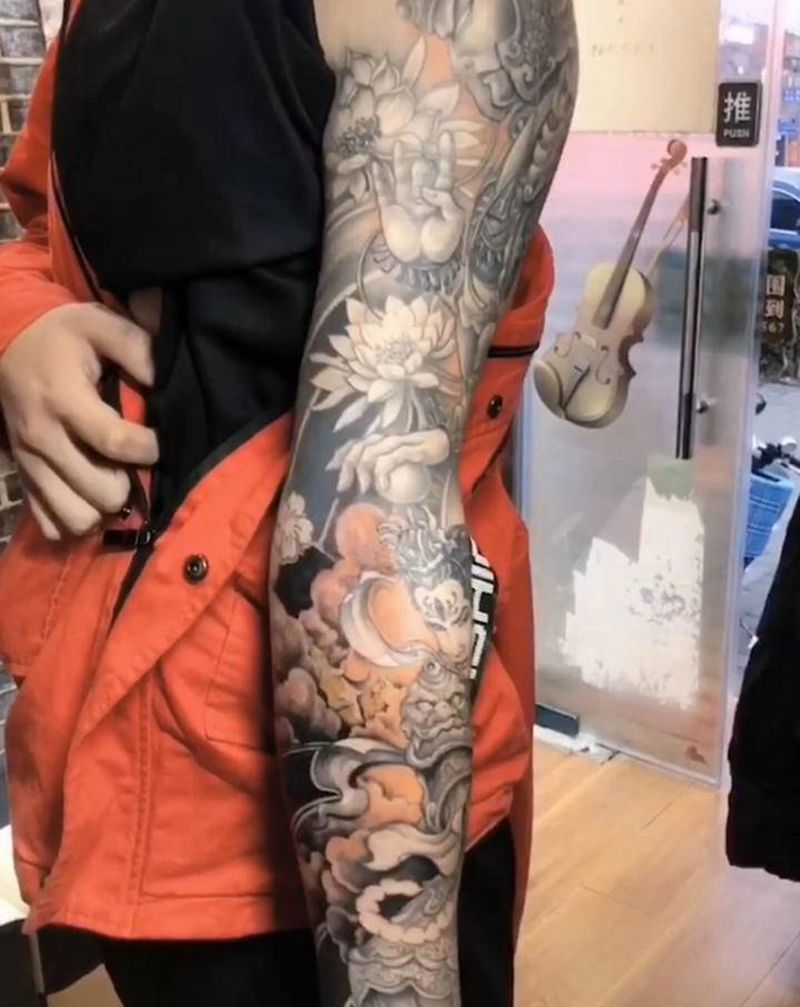 韦陀菩萨二郎神花臂未完成纹身图片_手臂新传统天神纹身图案