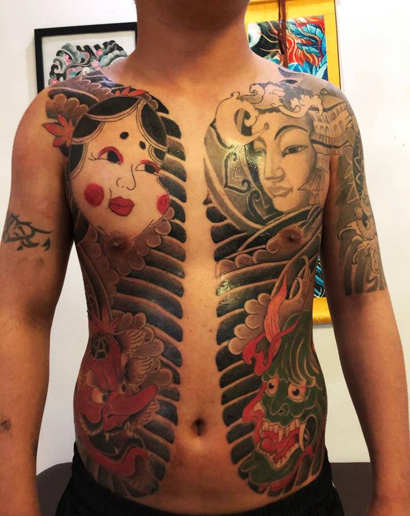 老传统 开衫纹身图片_胸部腹部老传统纹身图案