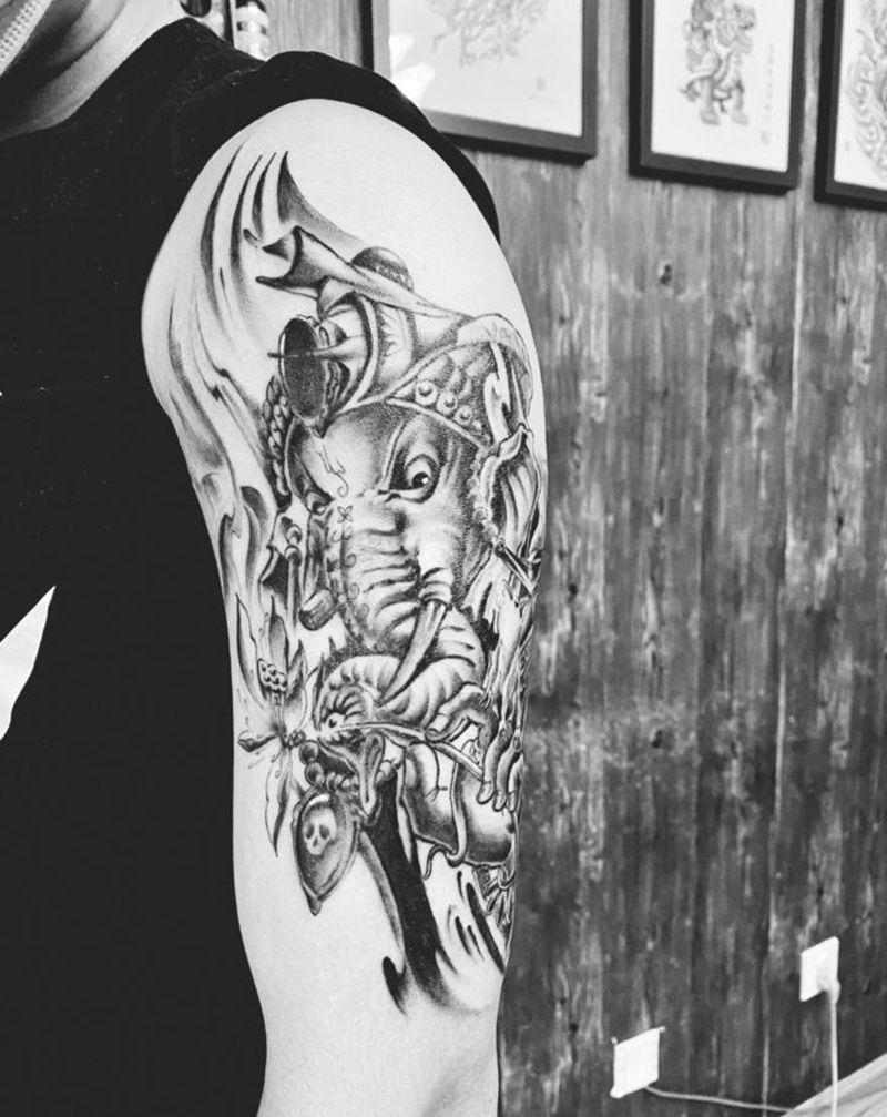 象神纹身图片_肩部手臂老传统新传统象神纹身图案