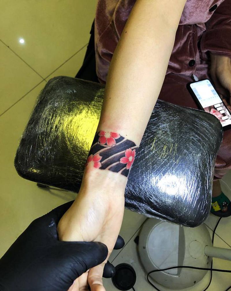 臂环遮盖旧纹身纹身图片_手臂老传统纹身图案