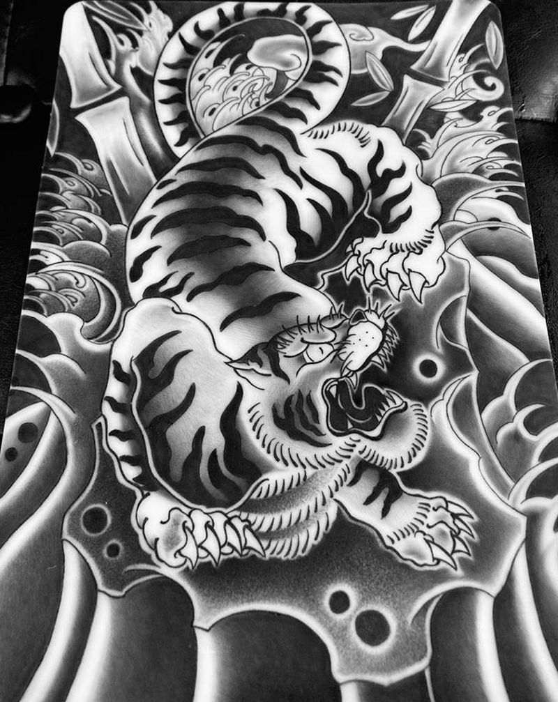 传统老虎纹身图片_背部老传统新传统纹身图案