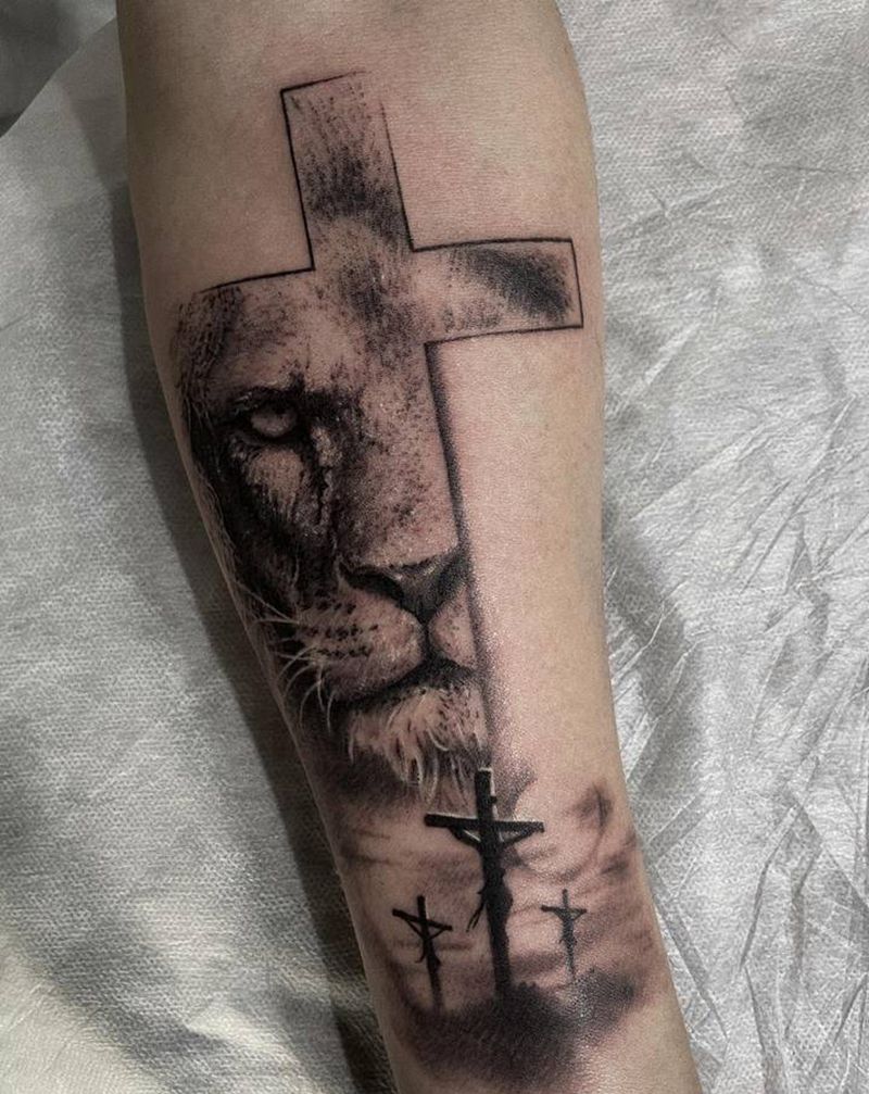 狮子纹身图片_手部手臂欧美写实纹身图案