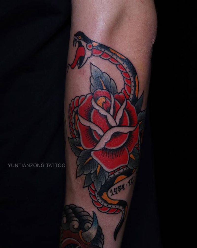 蛇纹身图片_手臂Old School纹身图案