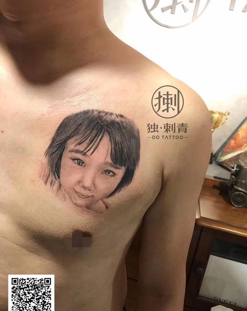 肖像纹身图片_胸部欧美写实纹身图案