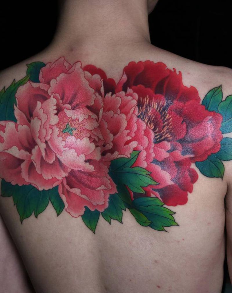 牡丹纹身图片_肩部背部新传统纹身图案