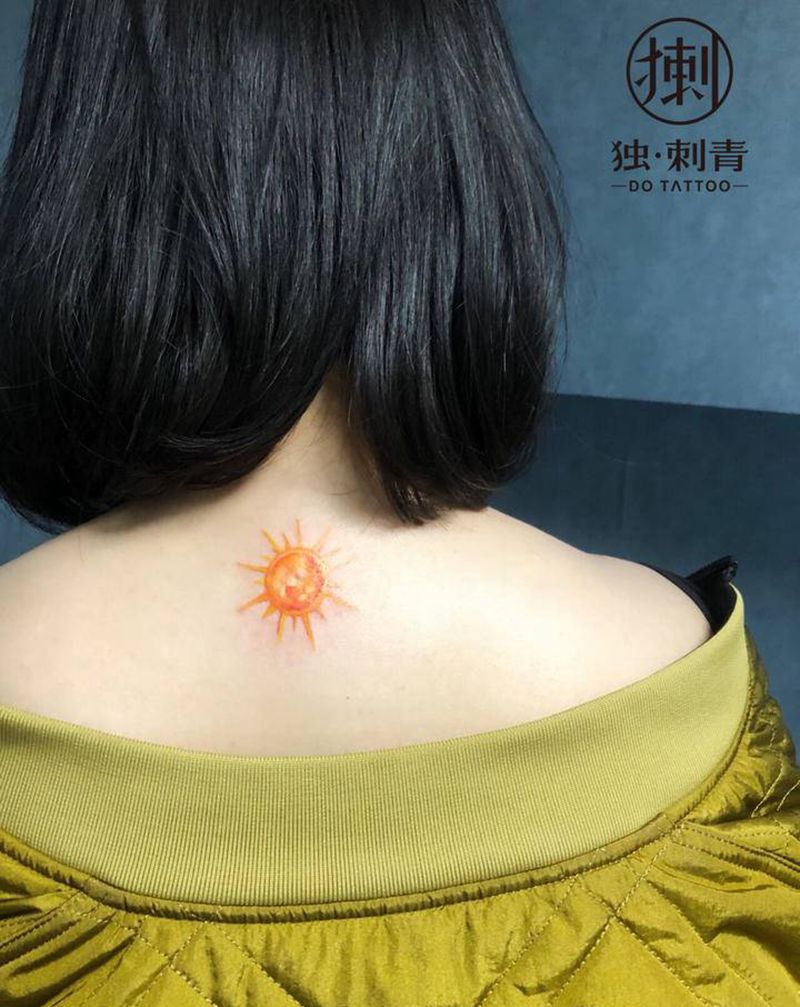 太阳纹身图片_背部水彩水墨纹身图案