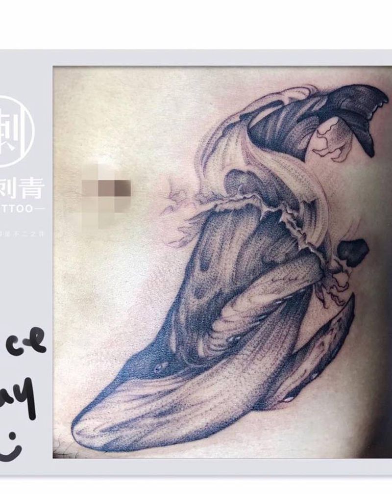 鲸鱼纹身图片_腹部点刺纹身图案