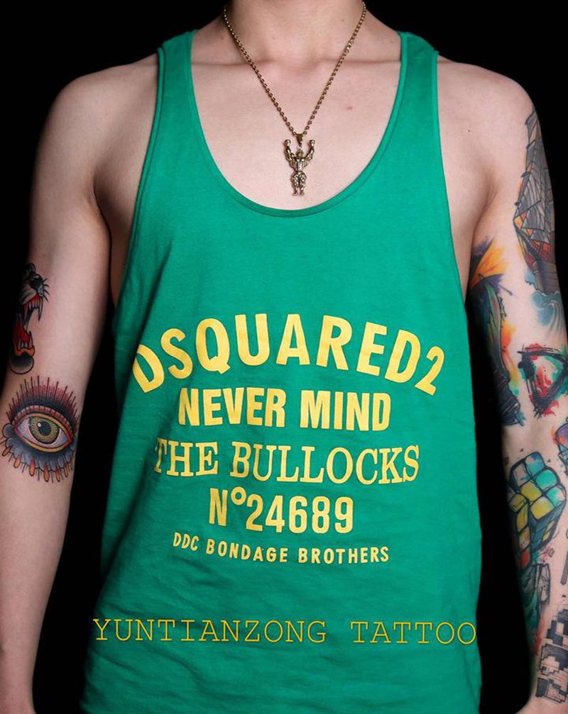 另一根胳膊纹身图片_Old School水墨纹身图案