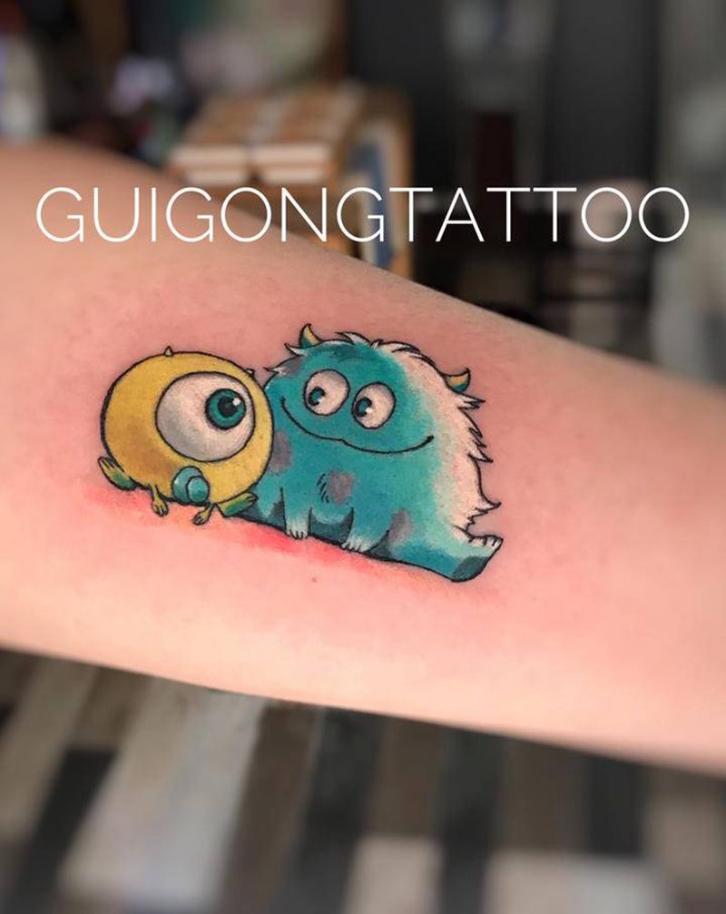 大眼怪与绿毛怪纹身图片_手臂欧美写实纹身图案