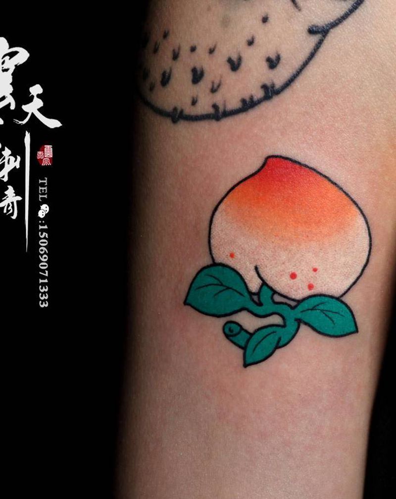 蜜桃纹身图片_手臂老传统新传统纹身图案