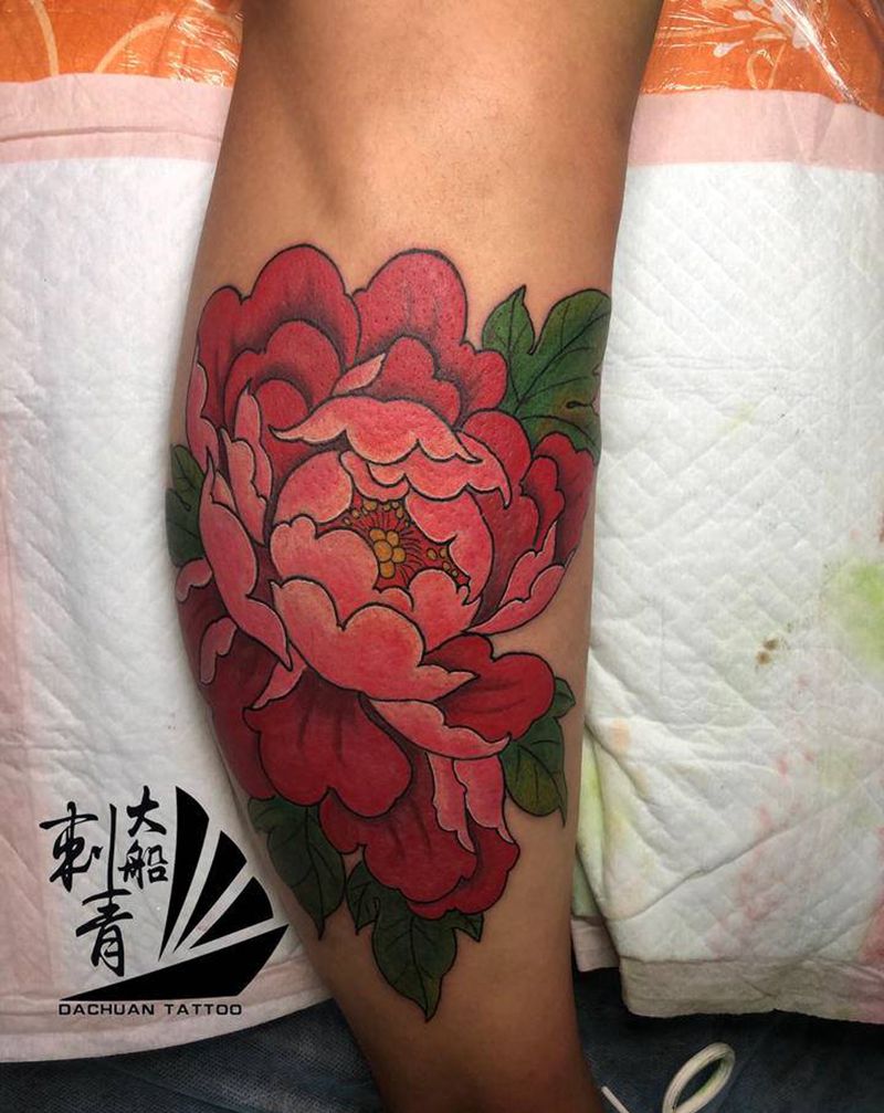 小腿牡丹纹身图片_腿部新传统纹身图案