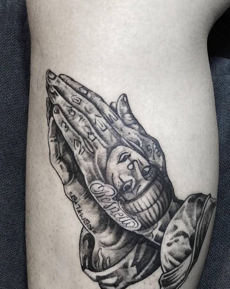 祈祷之手纹身图片_腿部欧美写实New School纹身图案