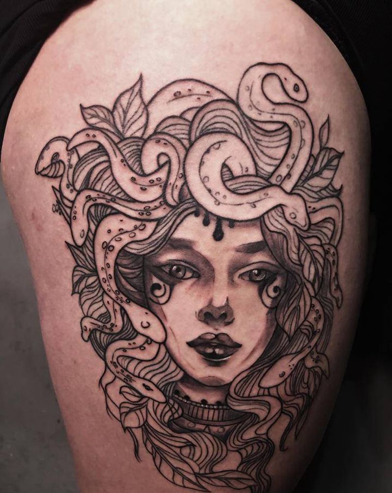 美杜莎纹身图片_腿部New School纹身图案