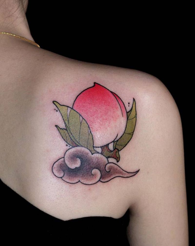 桃子纹身图片_背部新传统纹身图案