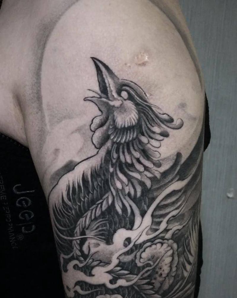 花臂凤凰纹身图片_手臂新传统花臂凤凰纹身图案