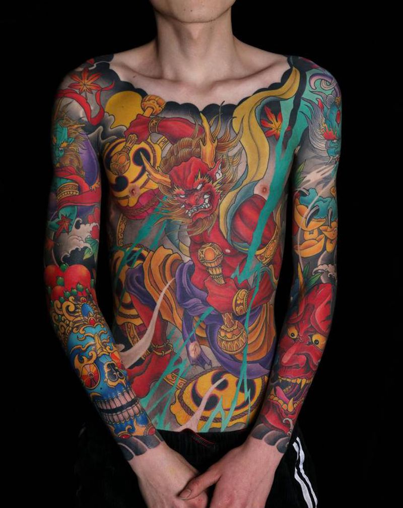 雷神花T纹身图片_胸部新传统纹身图案