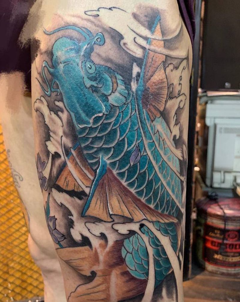 蓝鲤鱼纹身图片_腿部纹身图案