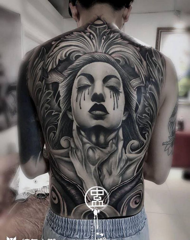 女神纹身图片_背部欧美写实女神欧美纹身图案