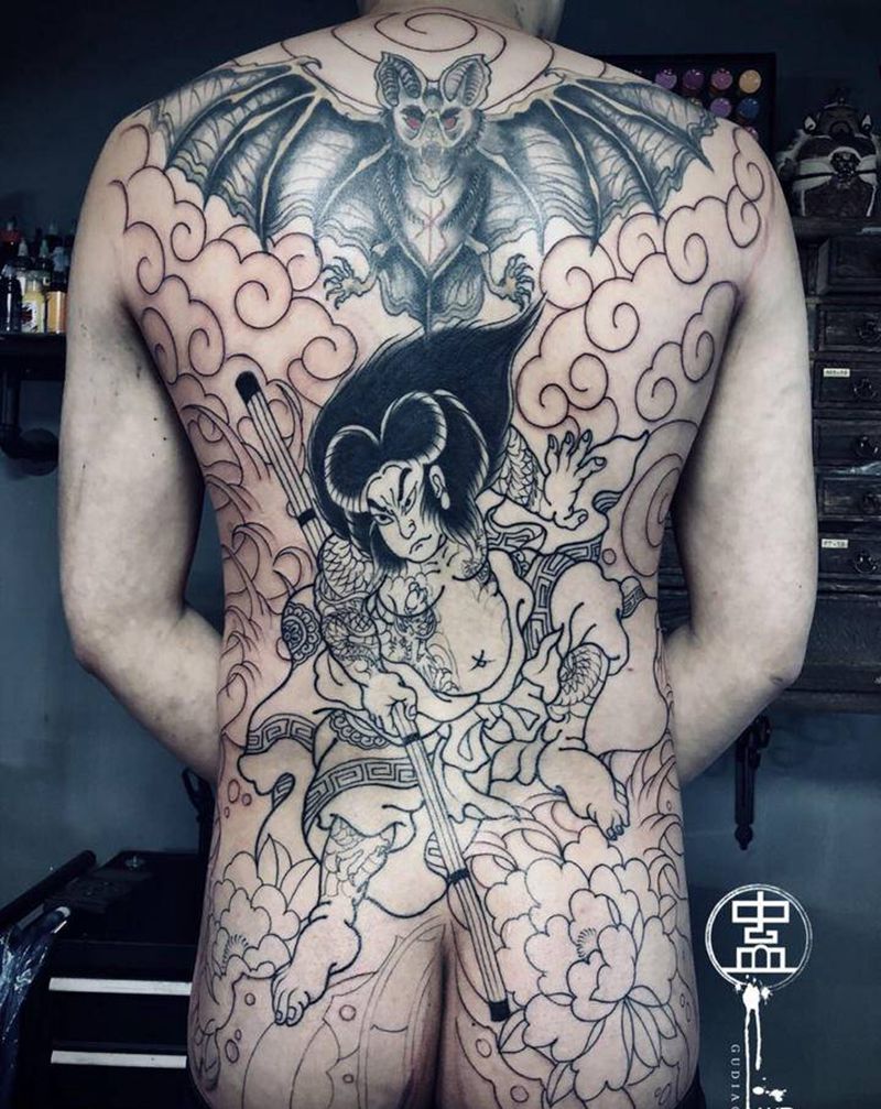 九纹龙史进纹身图片_背部老传统九纹龙纹身图案