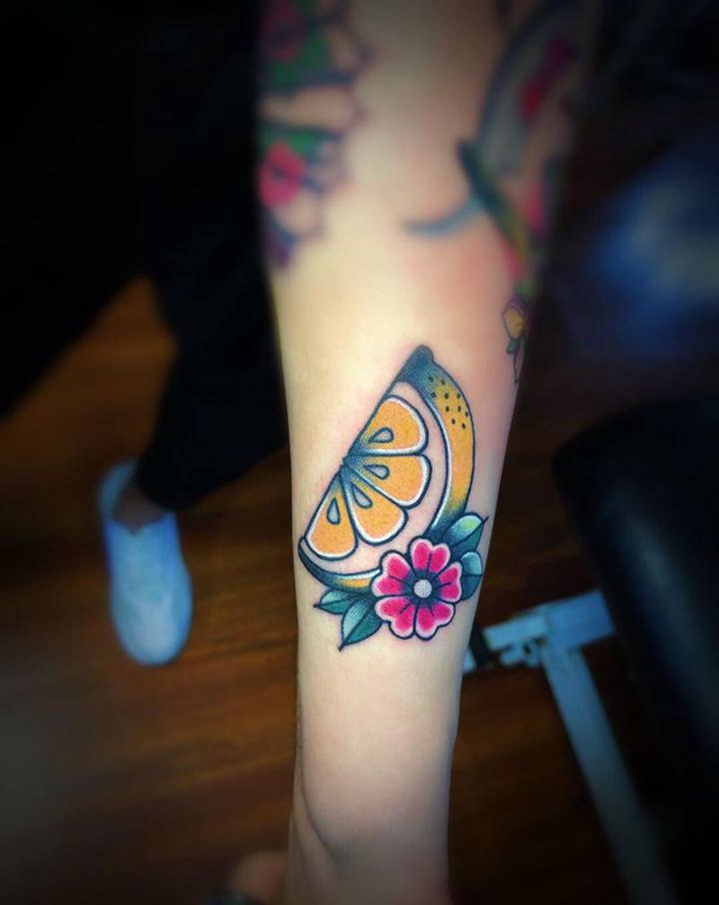 柠檬纹身图片_手臂Old School柠檬纹身图案