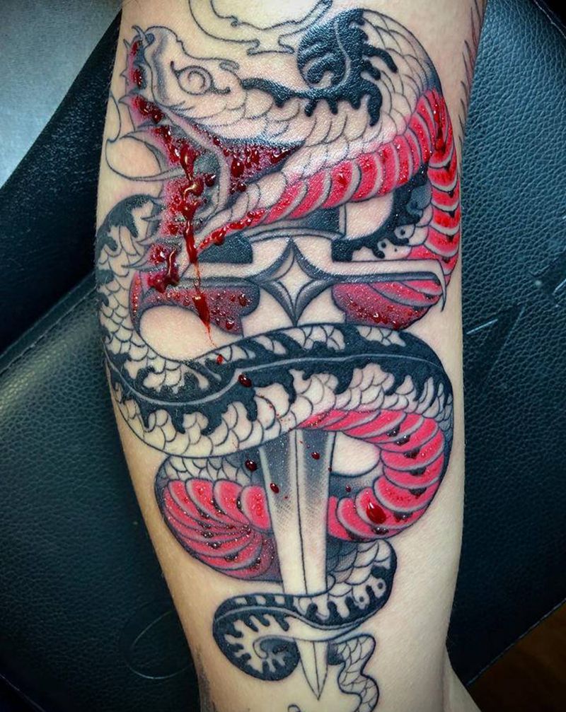 蛇纹身图片_手臂New School蛇纹身图案