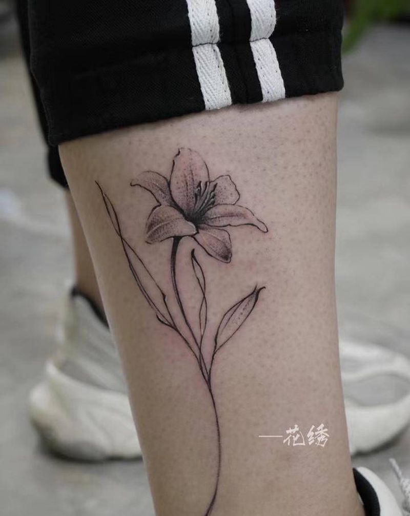 百合纹身图片_腿部手臂欧美写实几何纹身图案