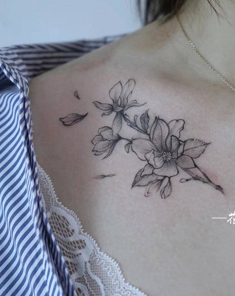 遮盖了啥纹身图片_胸部肩部欧美写实几何纹身图案