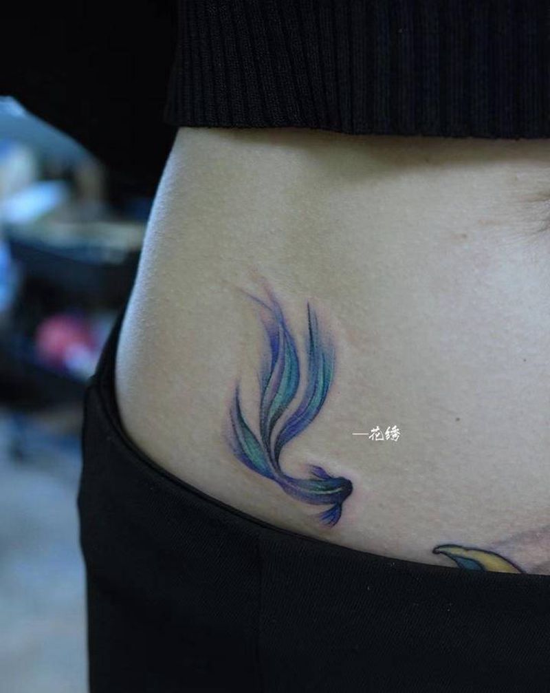 遮盖疤痕纹身图片_腹部腿部水彩水墨纹身图案