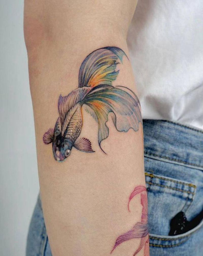 鱼儿纹身图片_手臂腿部水彩水墨纹身图案