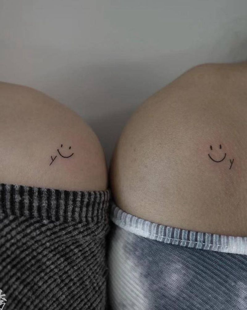 闺蜜纹身图片_肩部颈部几何点刺纹身图案