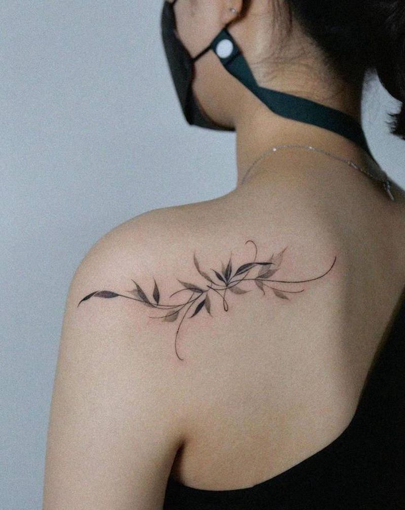 花花草草纹身图片_肩部背部点刺几何纹身图案